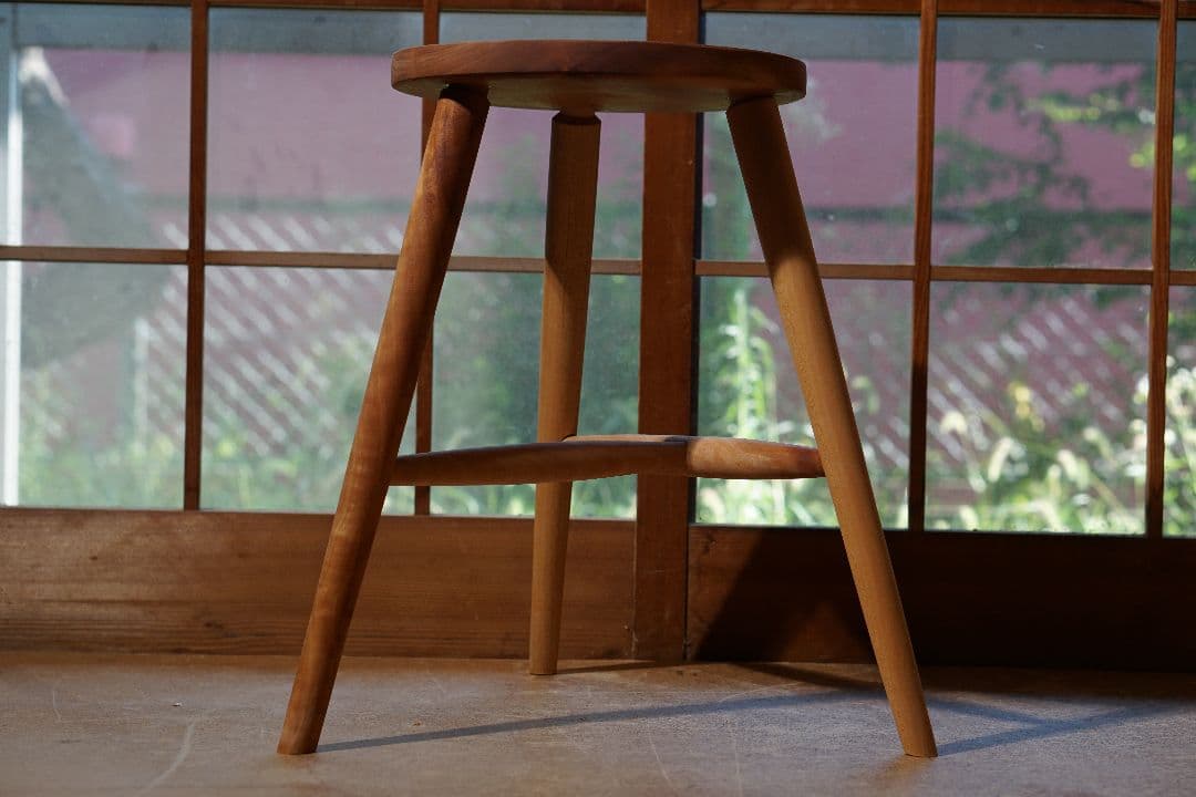 〜お部屋に置くだけで、なぜかほっとする〜 桜のスツール