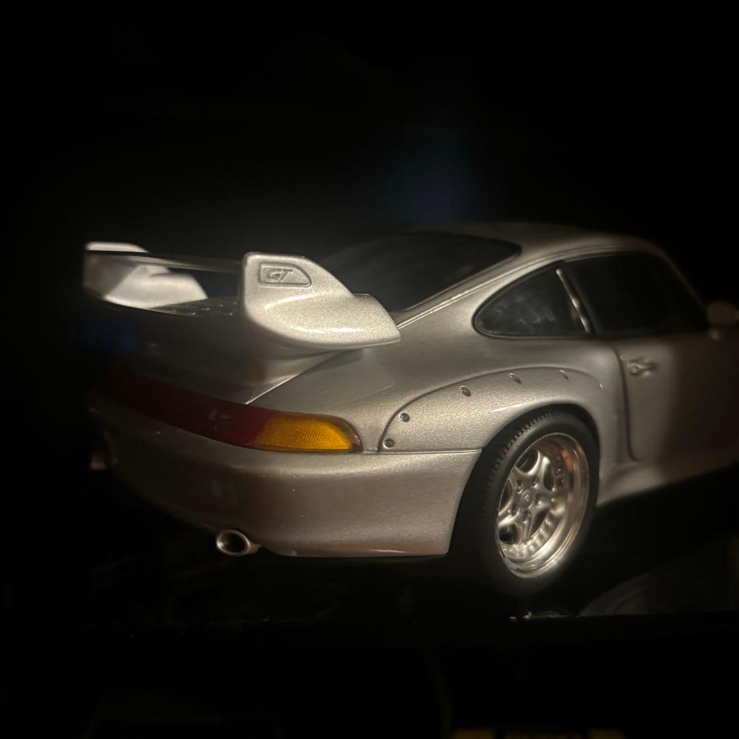 ポルシェ993 911gt2 ミニカー 1/18