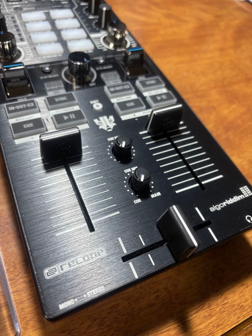 Reloop Mixtour Pro & DECKSAVER+20W充電器