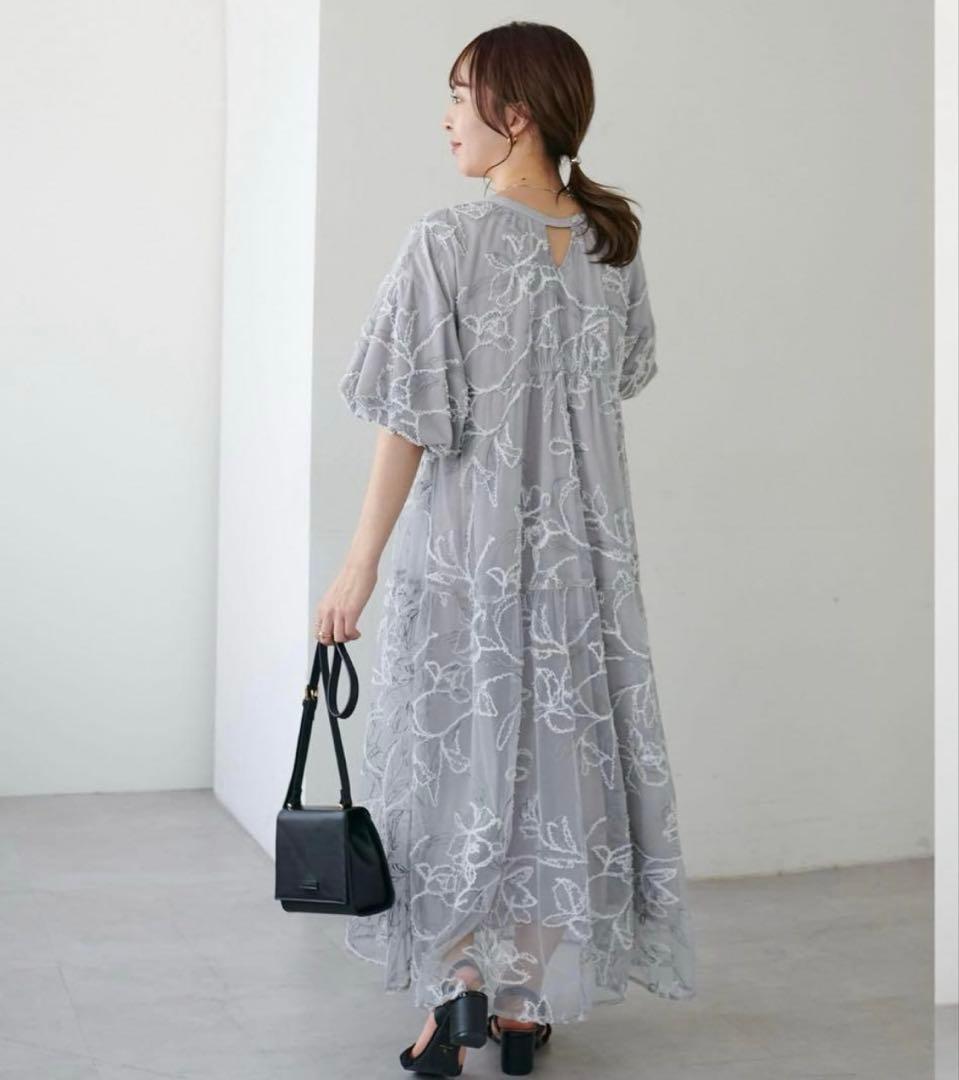 Discoat フェザーフラワー袖バルーンワンピース