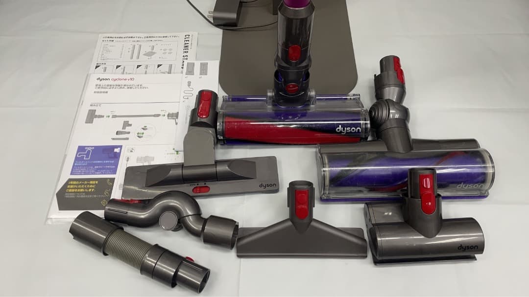 ★中古格安！ダイソンSV12 コードレスクリーナー スタンド付き