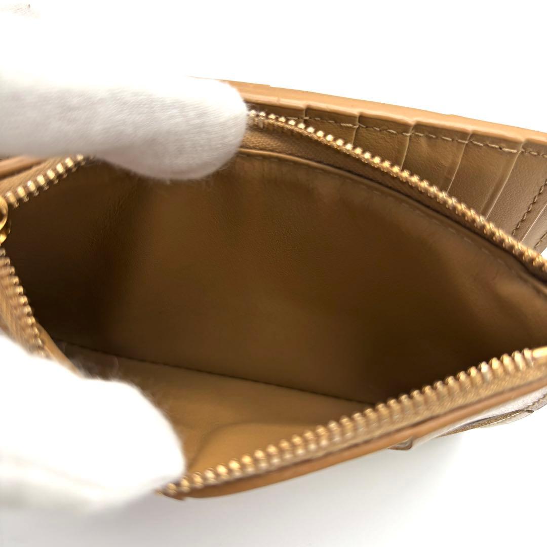 未使用級・日本限定色 ボッテガヴェネタ 二つ折り財布 カセット マキシイントレ