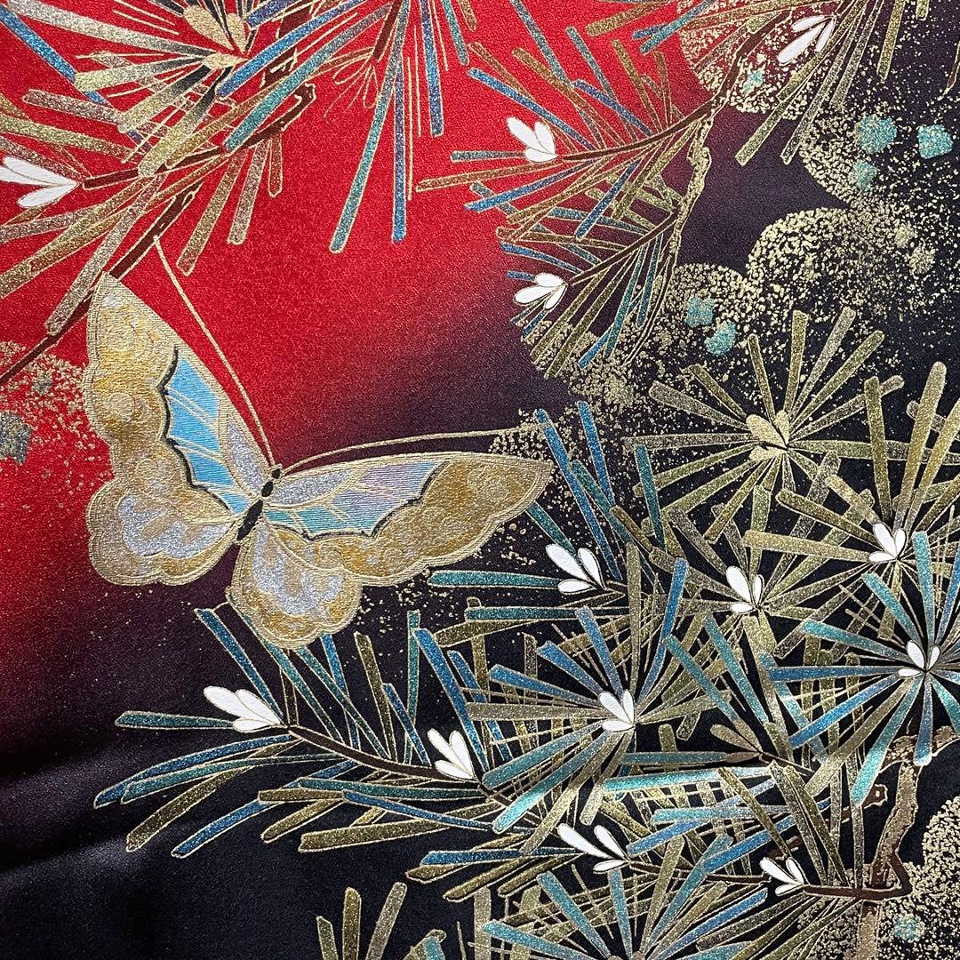 D773 振袖　松　牡丹　蝶々　金彩　正絹　着物　袷　極美品