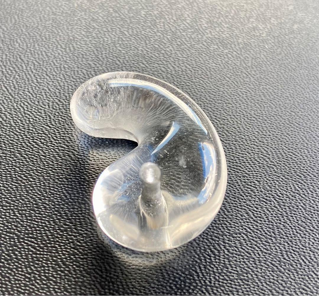 究極品質　超希少幻の銘石　現代に蘇った伝説の国産水晶　山梨黒平鉱山産水晶の勾玉