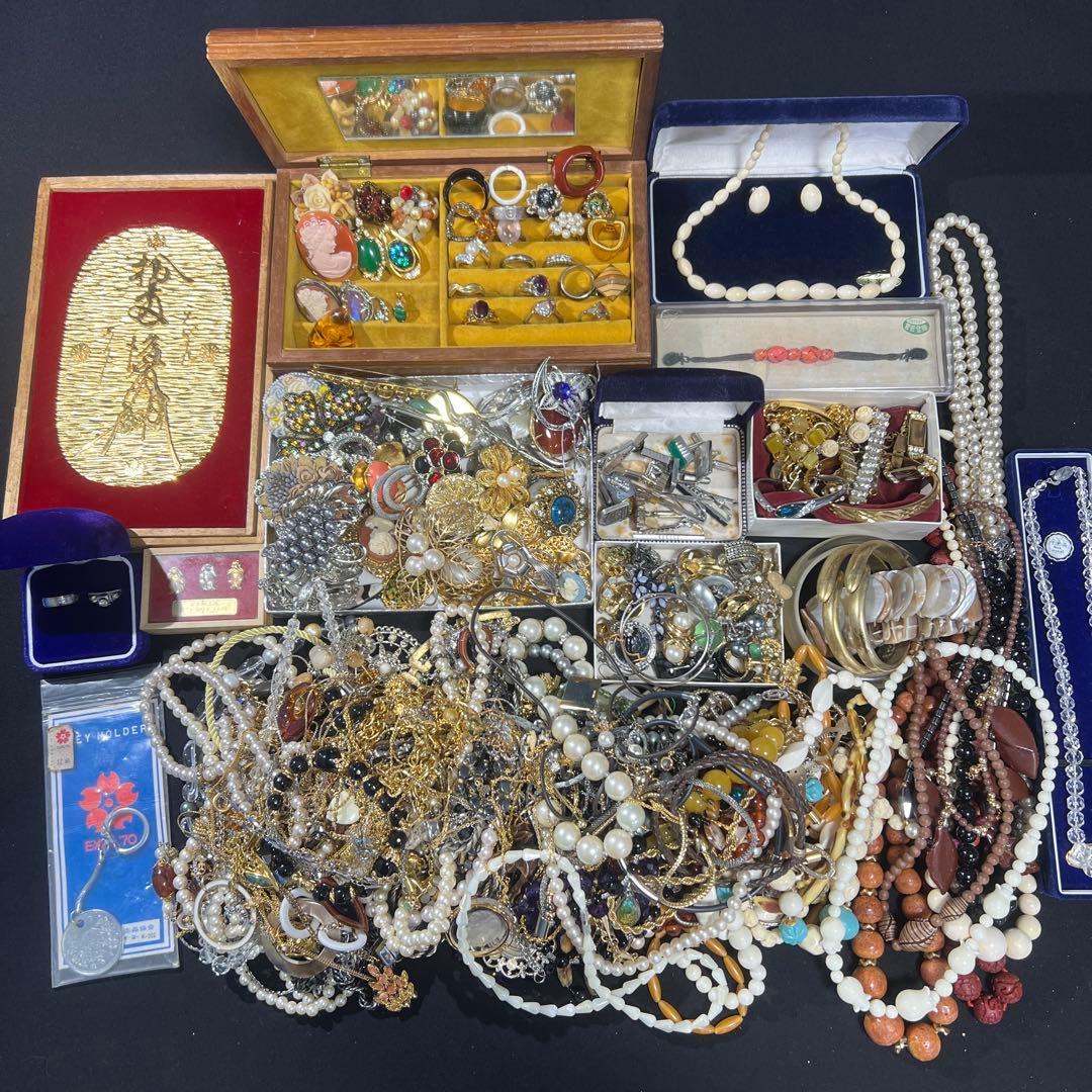 PB233 約4.1kg 不用品　片付品　整理品　遺品　アクセサリーまとめ売り