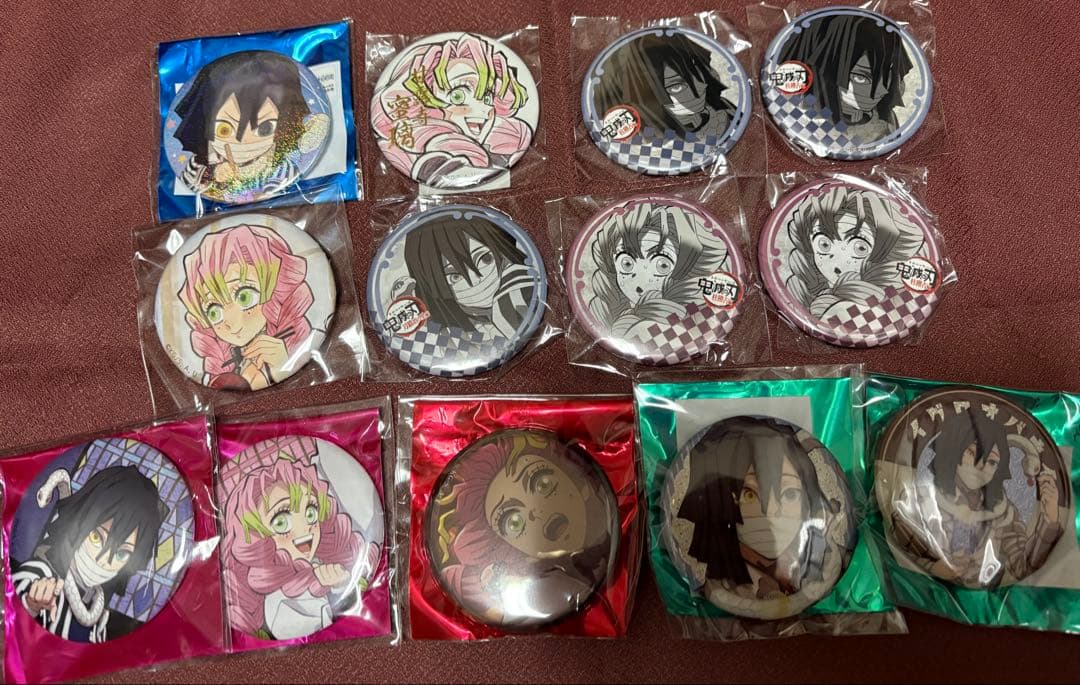 鬼滅の刃　伊黒小芭内　甘露寺蜜璃　缶バッジ　13個セット