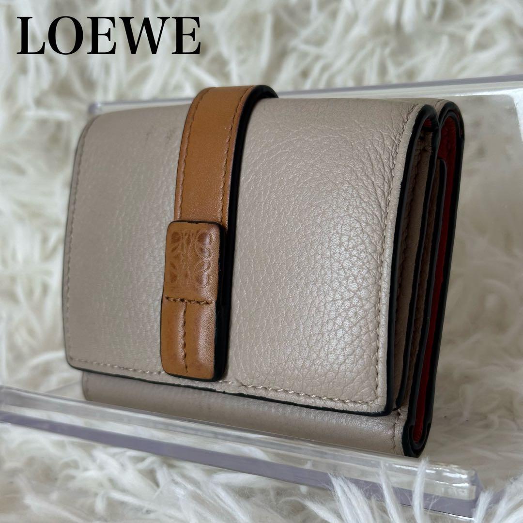 ロエベ アナグラム バーティカルウォレット 三つ折り財布 レザー ベージュ