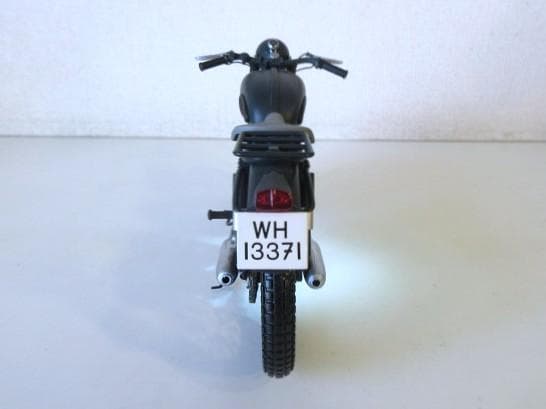 MINICHAMPS (1/12) トライアンフ TR6 Trophy「大脱走」