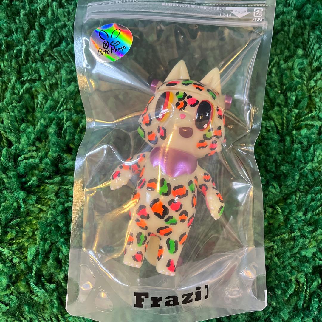 【定価以下 】フラッヂ　Frazi ソフビ　蓄光　アークティーズ