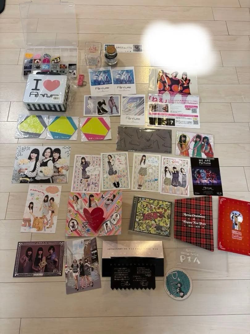 D*w様 Perfume ファンクラブ特典のCD、ペーパー類、ピンバッジ等　まと