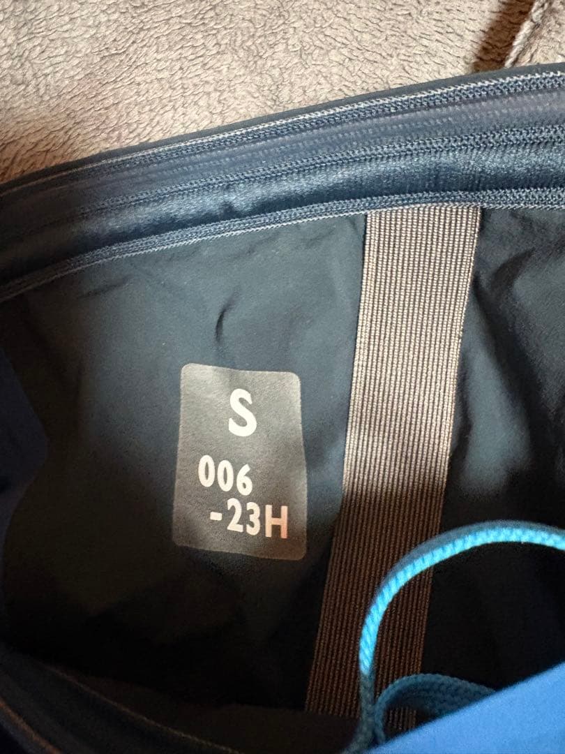 美品‼️arenaアクアフォースストーム 競泳水着 青・黒