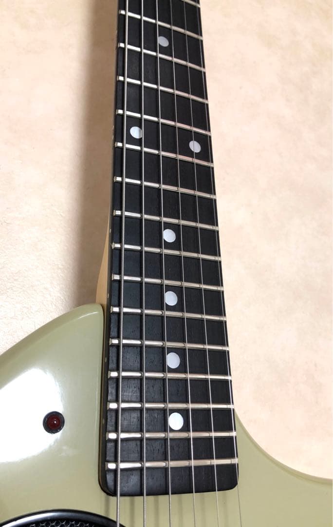 【美品】ZO-3 グレー アンプ内蔵ミニギター ディストーションSW付 ケース