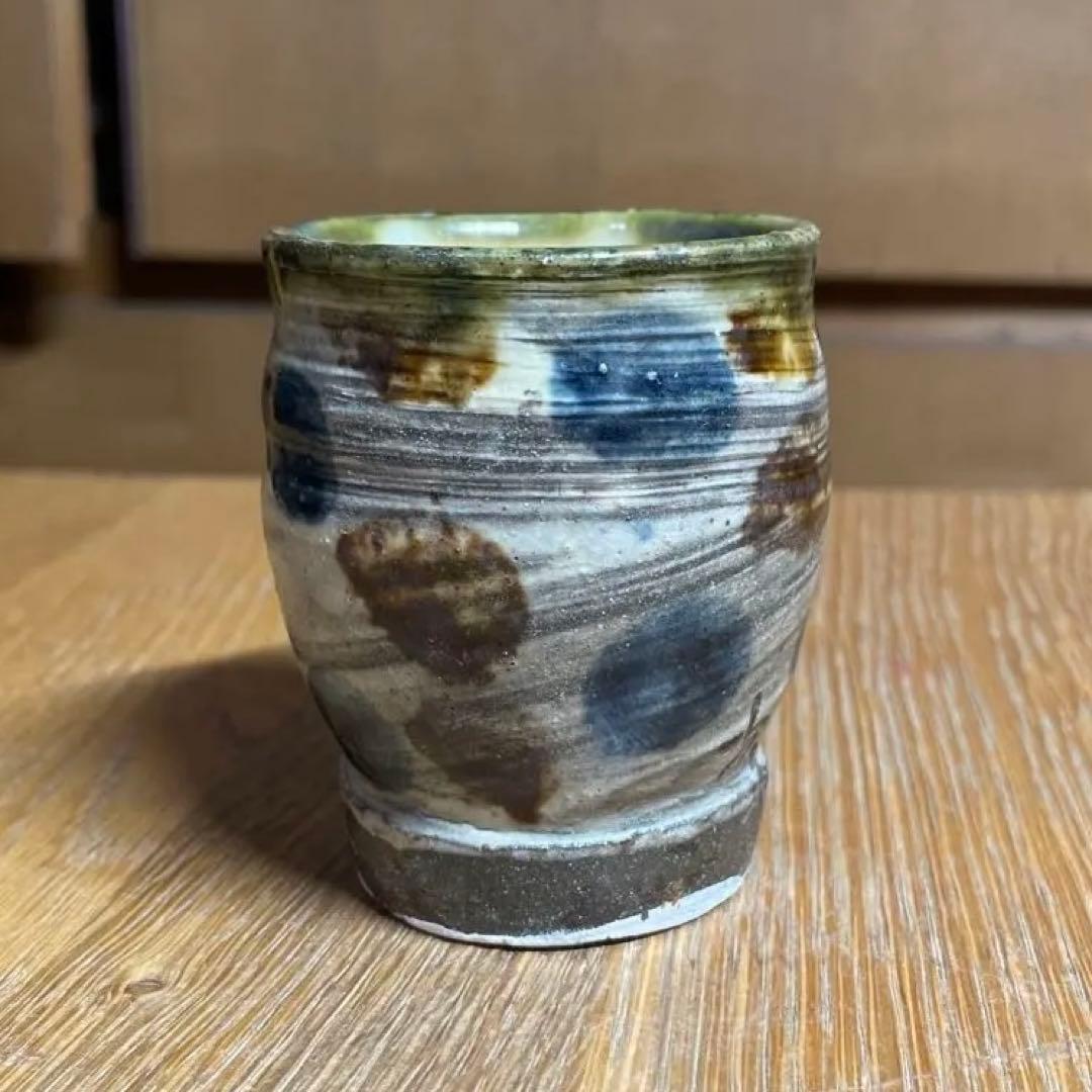 琉球　壷屋焼　金城次郎　刷毛目水玉模様ぐい呑み　箱なし