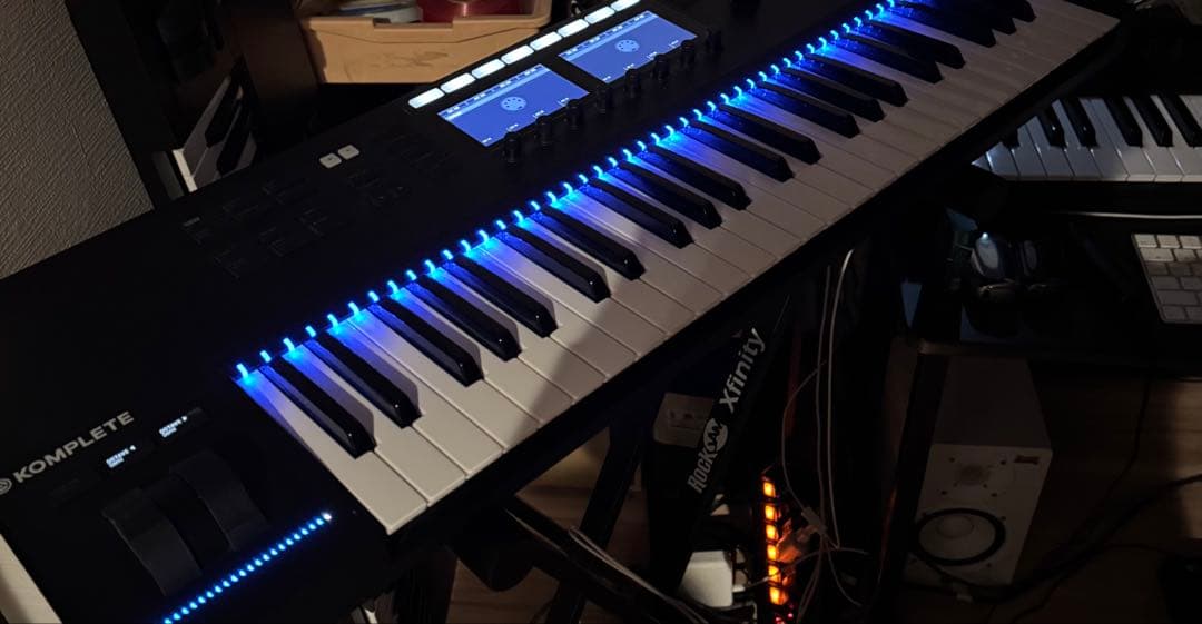 KOMPLETE KONTROL S49 MIDIキーボード