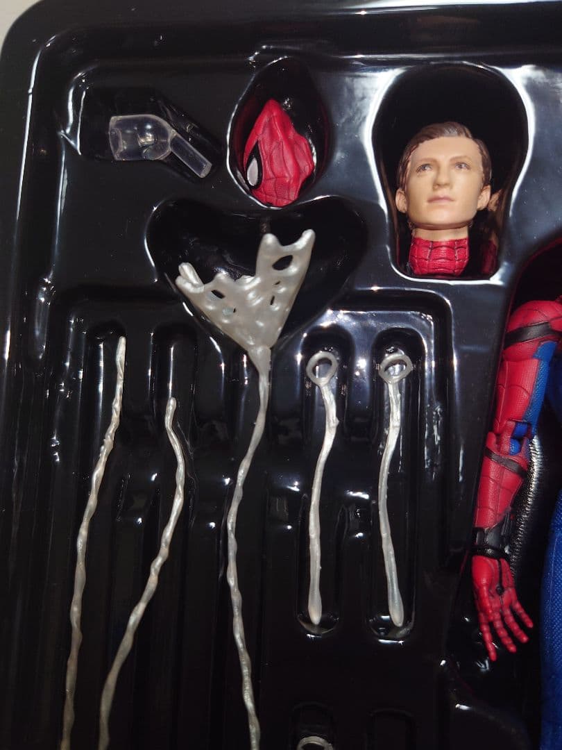 MAFEX No.103 スパイダーマン ホームカミング