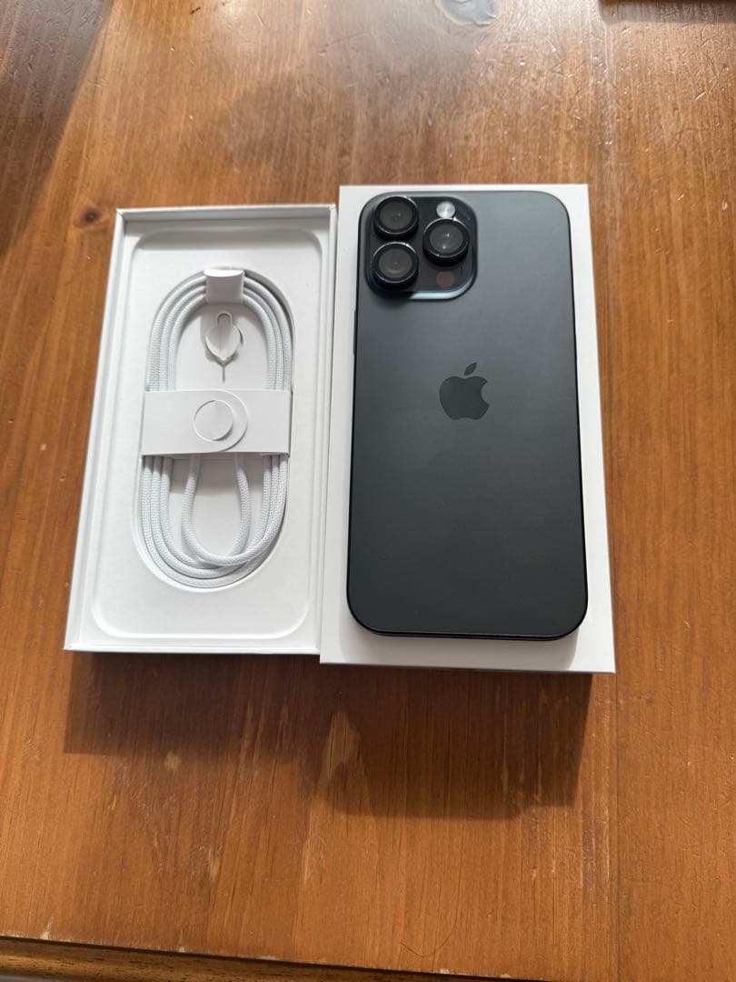 【美品】iPhone 16 Pro Max 256G 【SIMフリー】