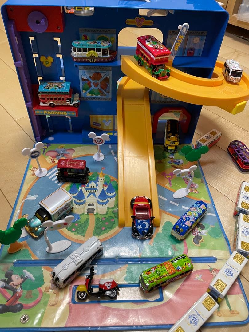 値下げ‼️豪華セット♡完売品⭐︎レア　ディズニー　トミカ　24台　収納ケースセット