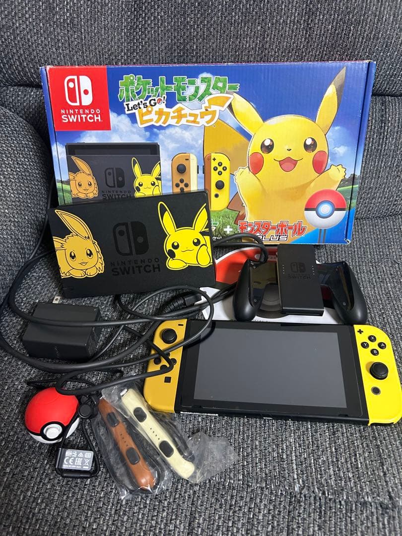 Nintendo Switch ポケモンイーブイ・ピカチュウデザイン 本体
