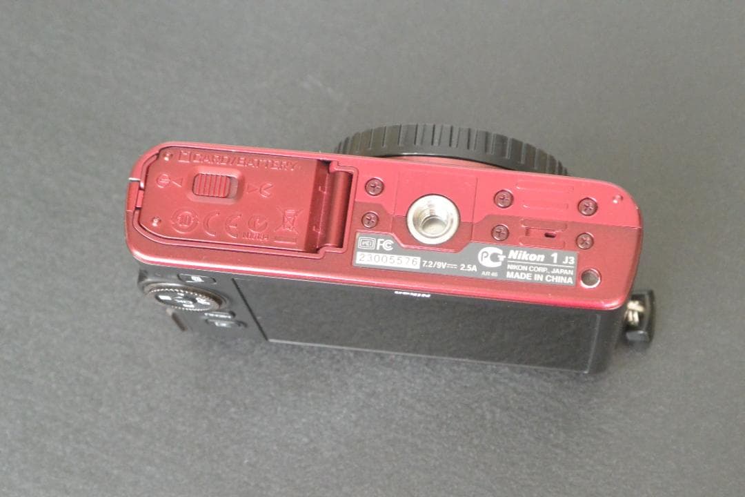 美品 Nikon1 ニコン1 J3 レッド （赤） ボディ 完動品