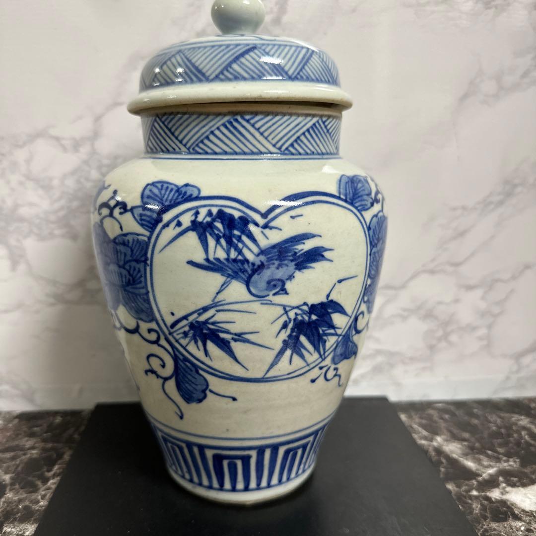 古伊万里、染付、松鶴、竹雀、梅鶯、窓絵　箱付き。沈香壺。完品。