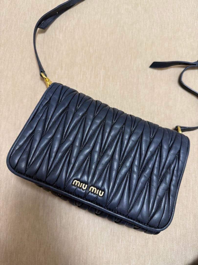 miu miu ショルダーバッグ