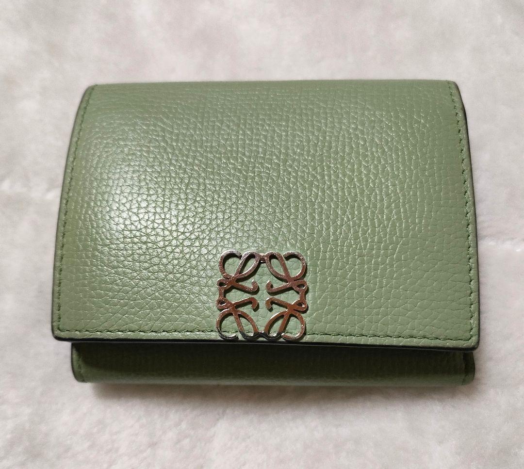 【値下げ】LOEWE グリーン 三つ折り財布