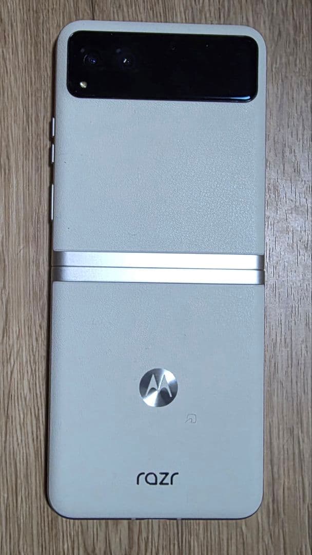 Motorola razr 40 バニラクリーム 256GB