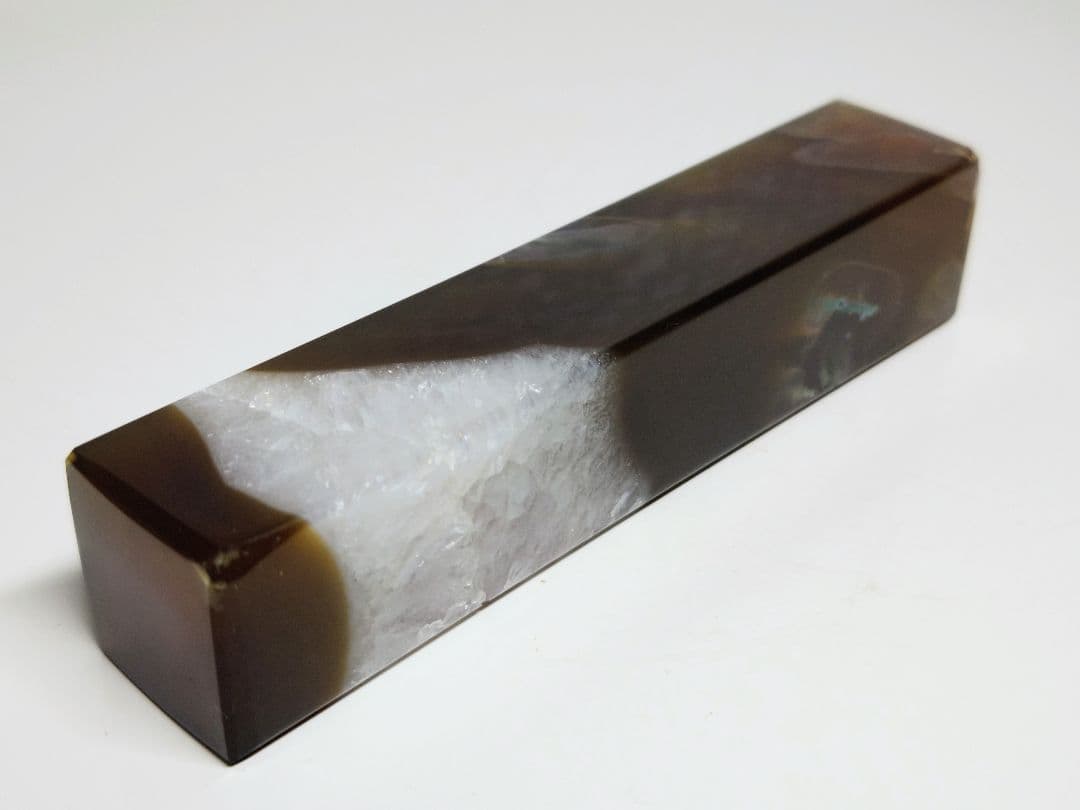 瑪瑙 303g メノウ アゲート 原石 鑑賞石 自然石 誕生石 鉱物 鉱石 水石