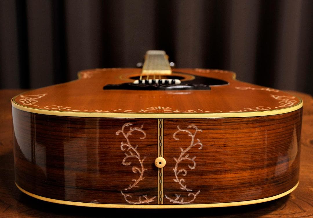 ★YAMAHA FGシリーズの奏でる華やかな場面で演出を高める【彫刻装飾ギター】