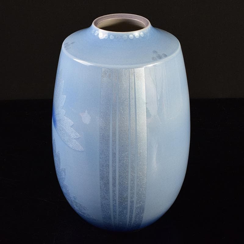 九谷焼　中田一於作　淡青釉裏銀彩　花文　壷　共布共箱　M　R7804B