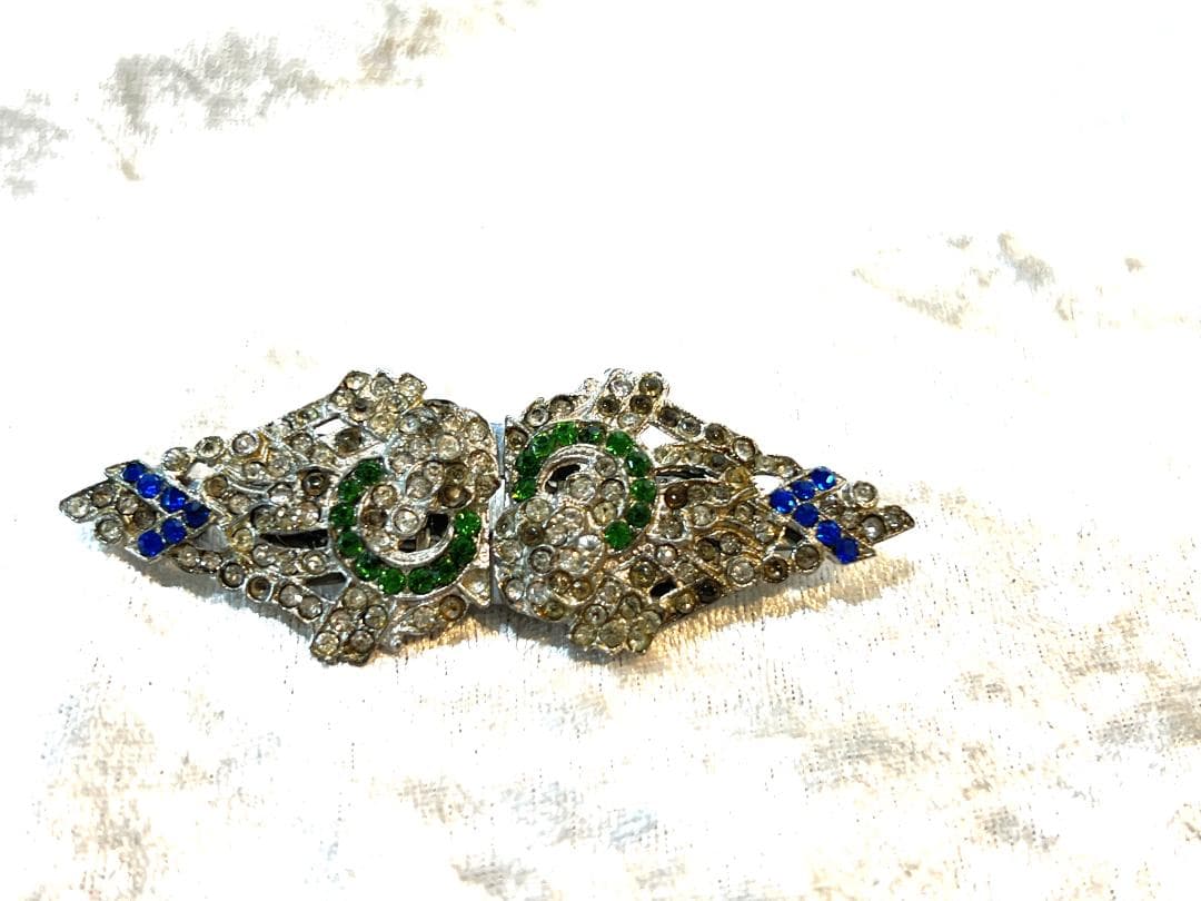 ダブルクリップブローチ　２つのクリップを組み合わせてあります。