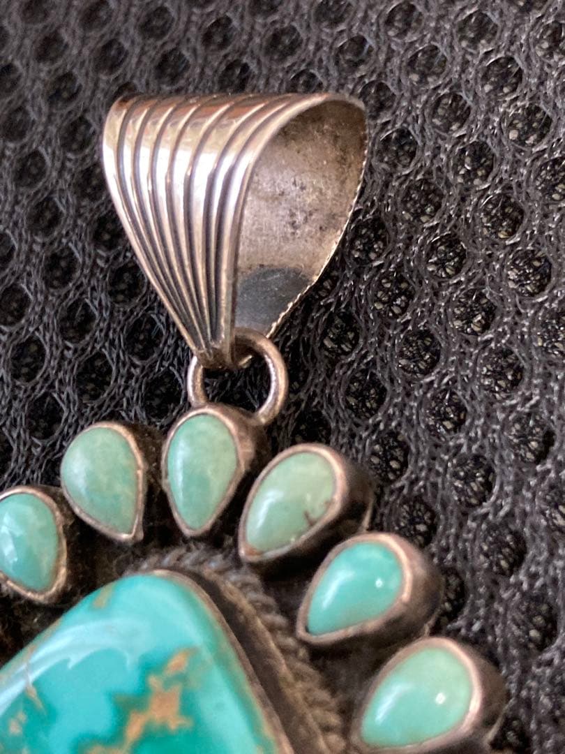 ナバホ族ターコイズペンダント A. Jakeインディアンジュエリーロンハーマン