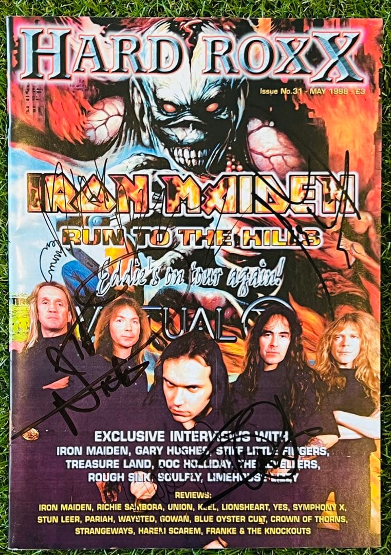 アイアン・メイデン（Iron Maiden）直筆サイン雑誌