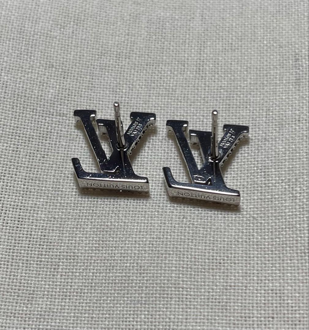 ど*L様 Louis Vuitton ロゴピアス