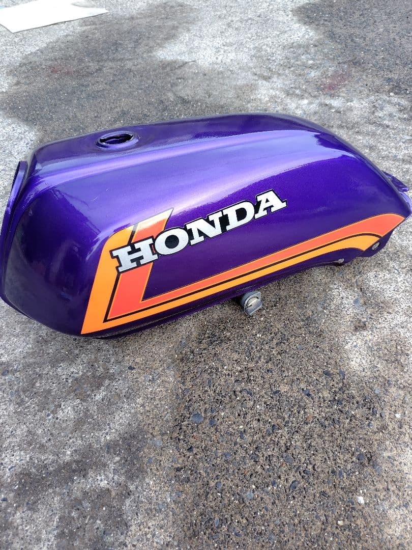 HONDA 　CB750F タンク　コック付