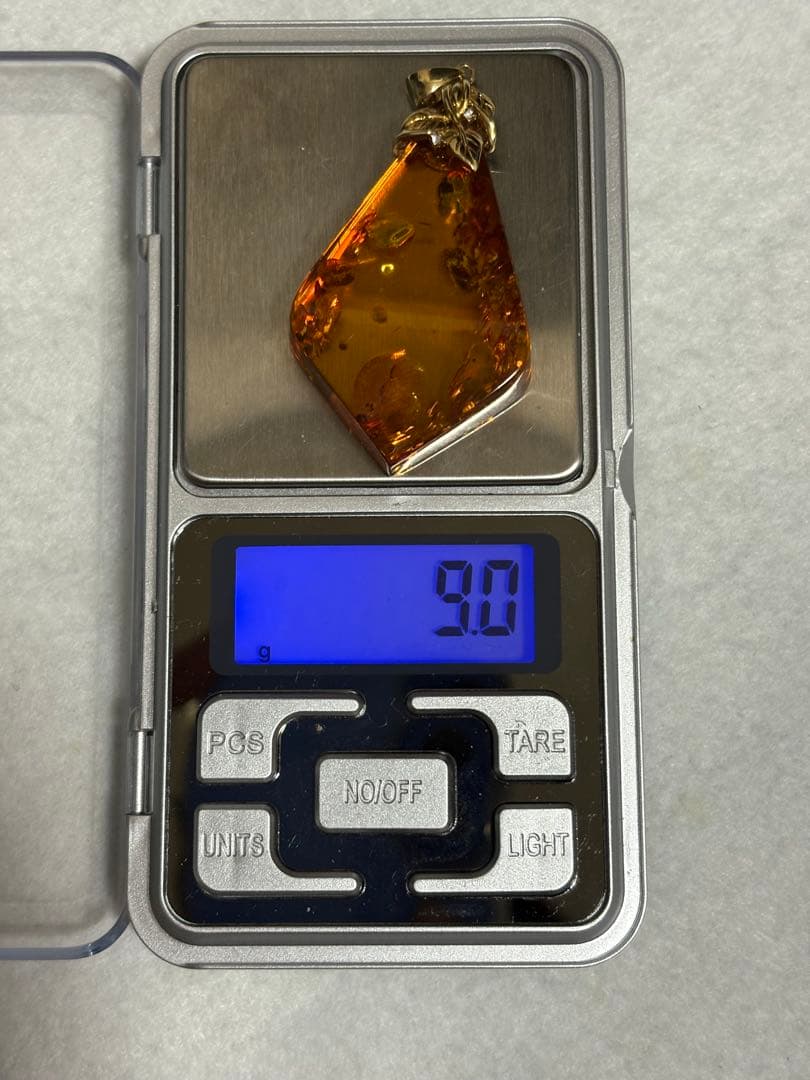 琥珀　K18 ダイヤ0.01 ペンダントトップ