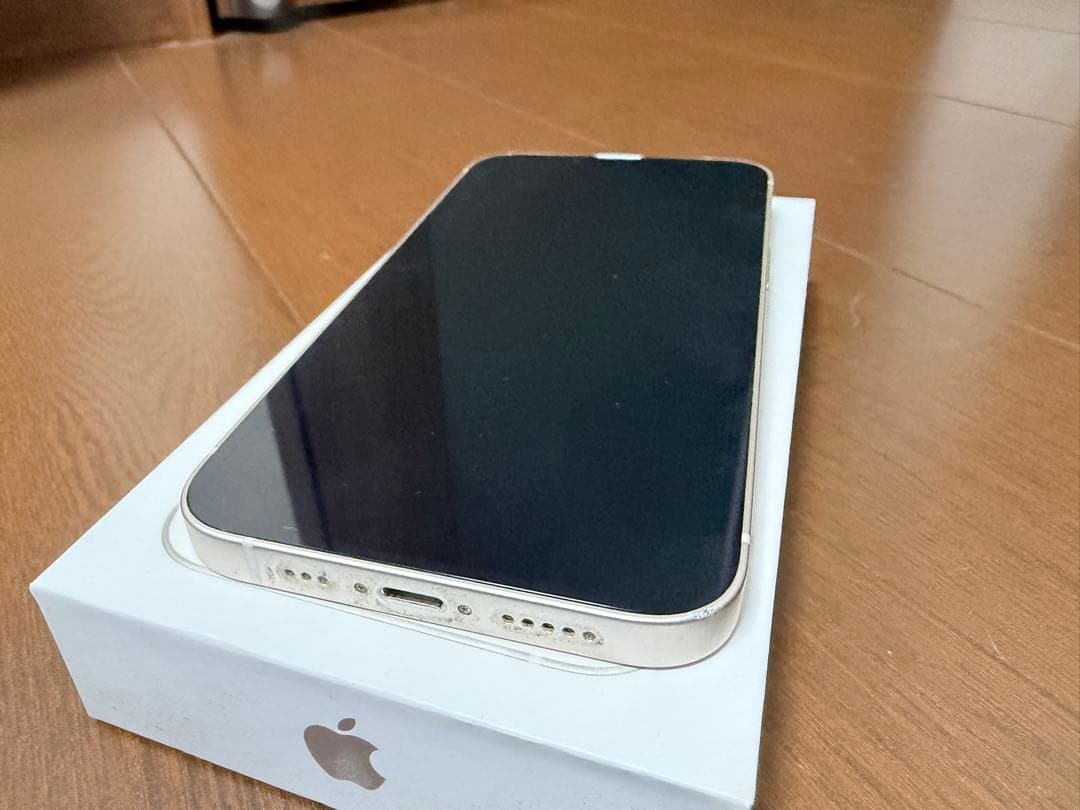 Apple iPhone 13 ホワイト 本体 充電ケーブル付き