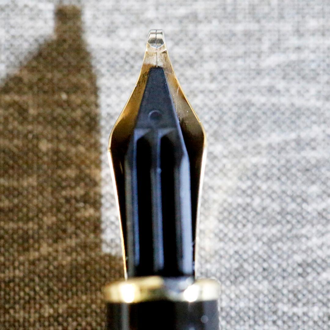 【送料込み】モンブラン 万年筆 １４４ マイスターシュテュック