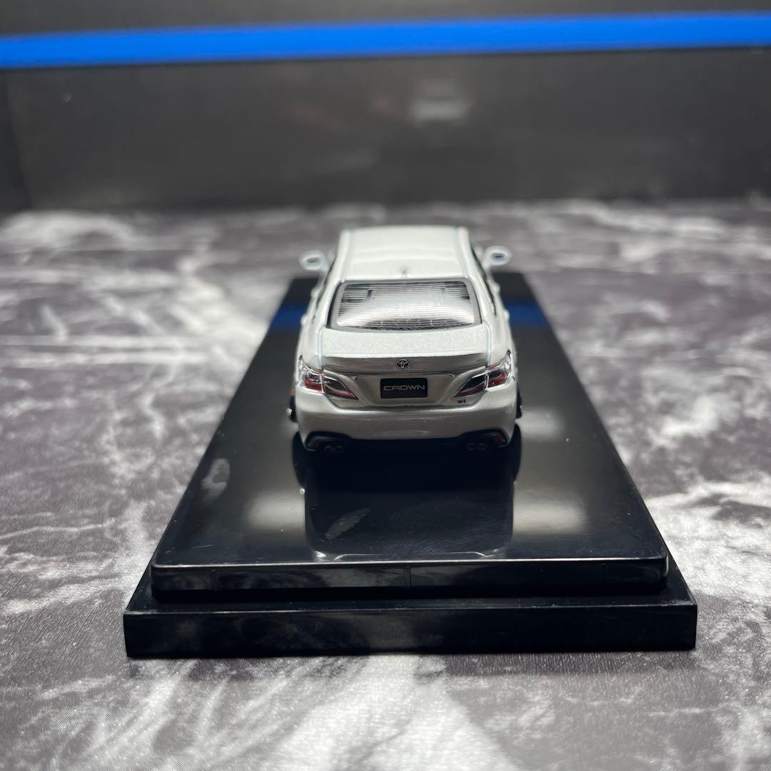 220系クラウンRS ミニカー