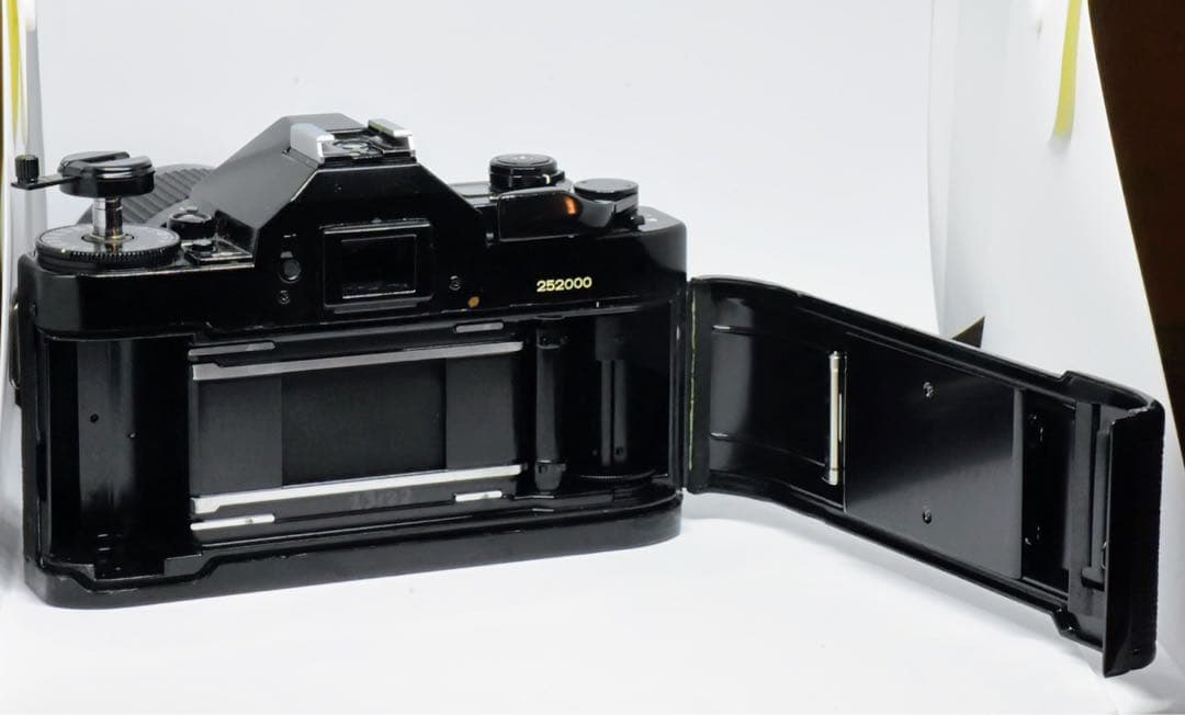 【AE動作確認済】キヤノンA-1、35-70mmズーム、135mm望遠、電池付き