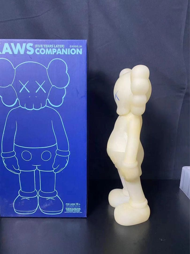 新品 kaws companion (FIVE YEARS LATER)