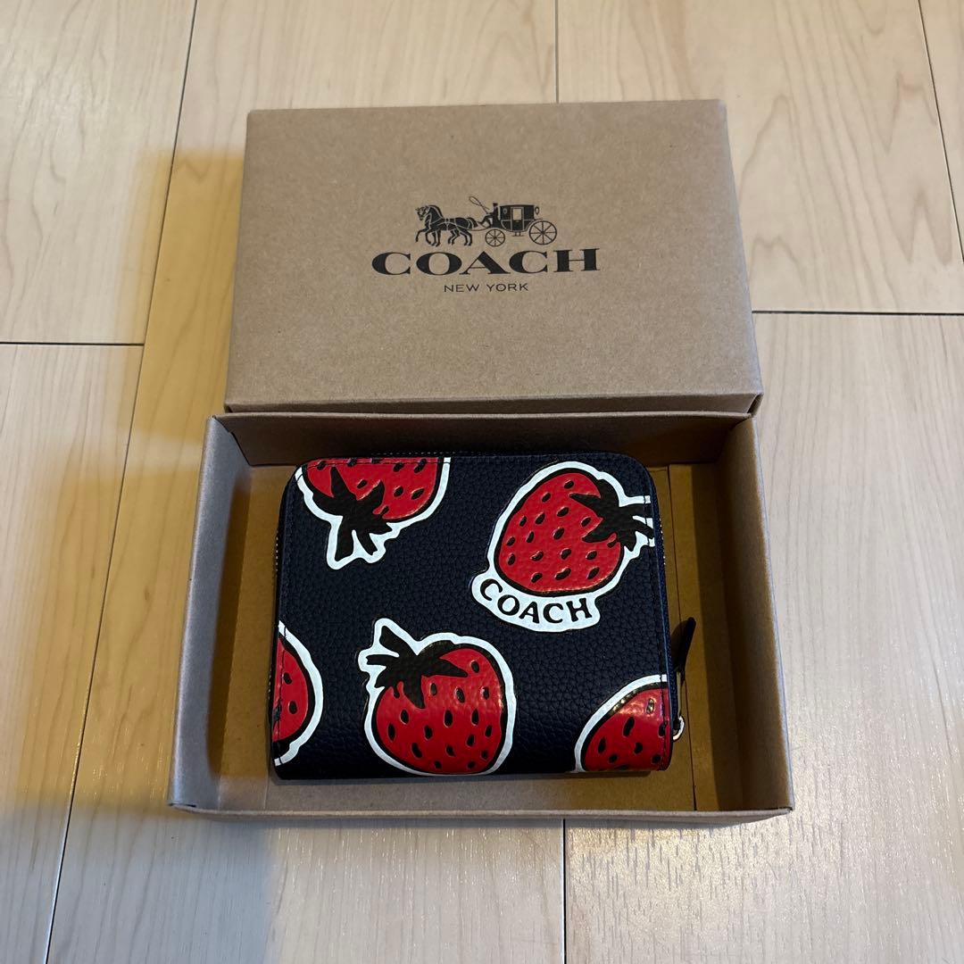 COACH ストロベリープリント 二つ折り財布