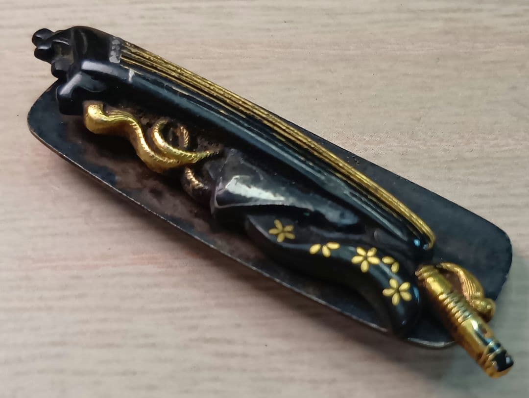 煙草入れ／前金具