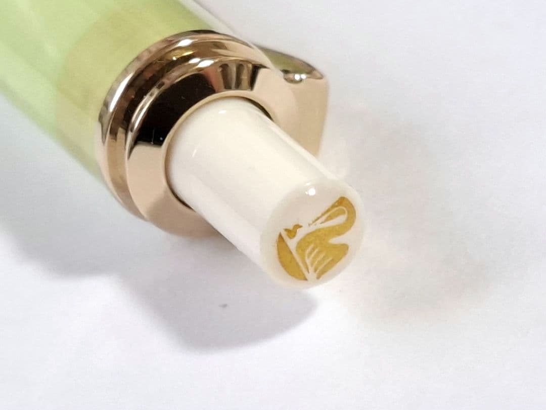 未使用　限定400本　PELICAN　ボールペン　K200　パステルグリーン