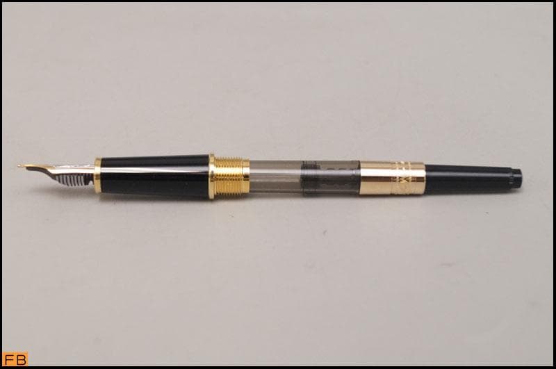 未使用 モンブラン 万年筆 ペン先14K マイスターシュテュック ケース付 箱付