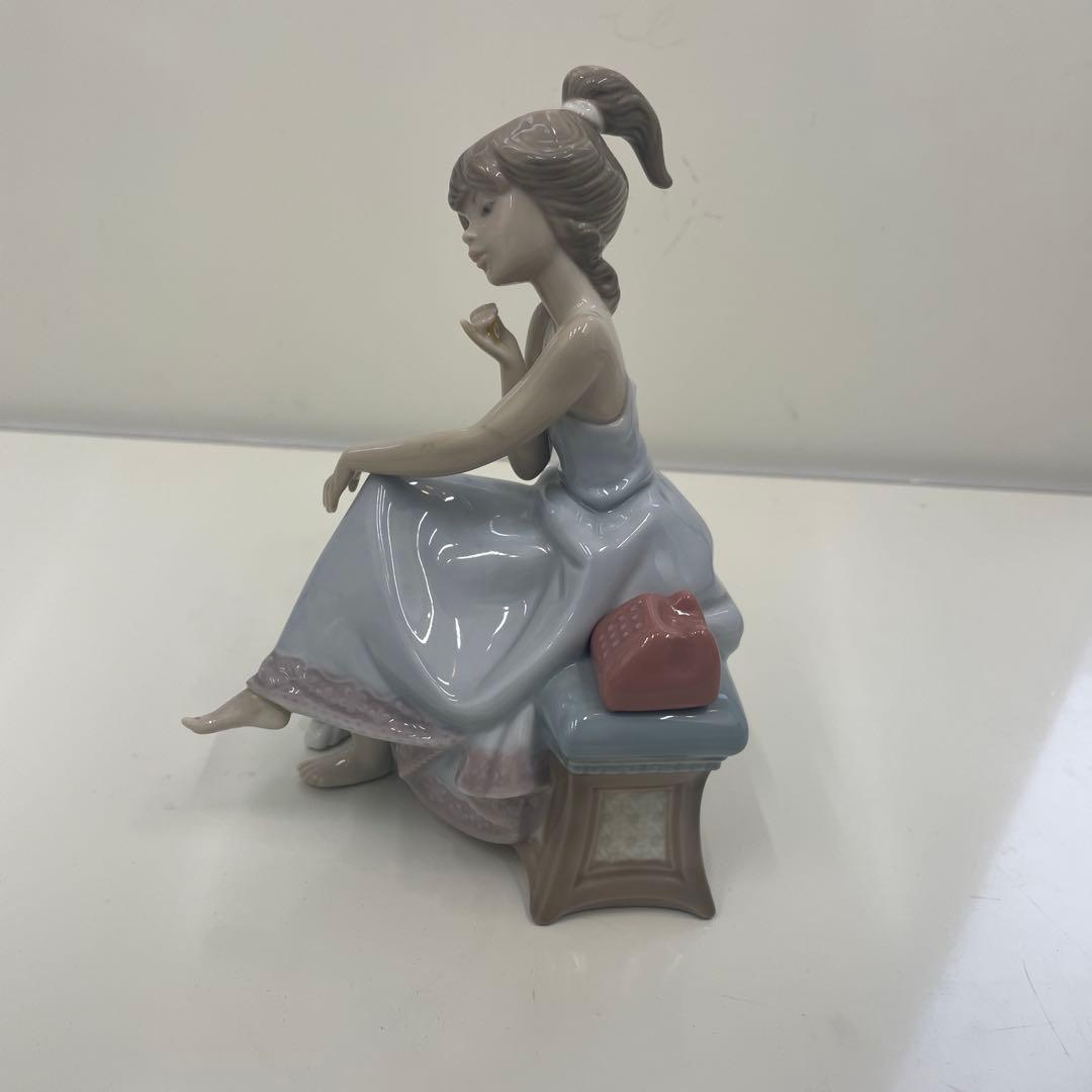 リヤドロ　大事な電話　フィギュリン