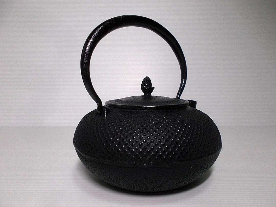 茶道具 未使用 本場盛岡南部鉄瓶 算玉アラレ1.5 霰鉄瓶 ガス/IH対応