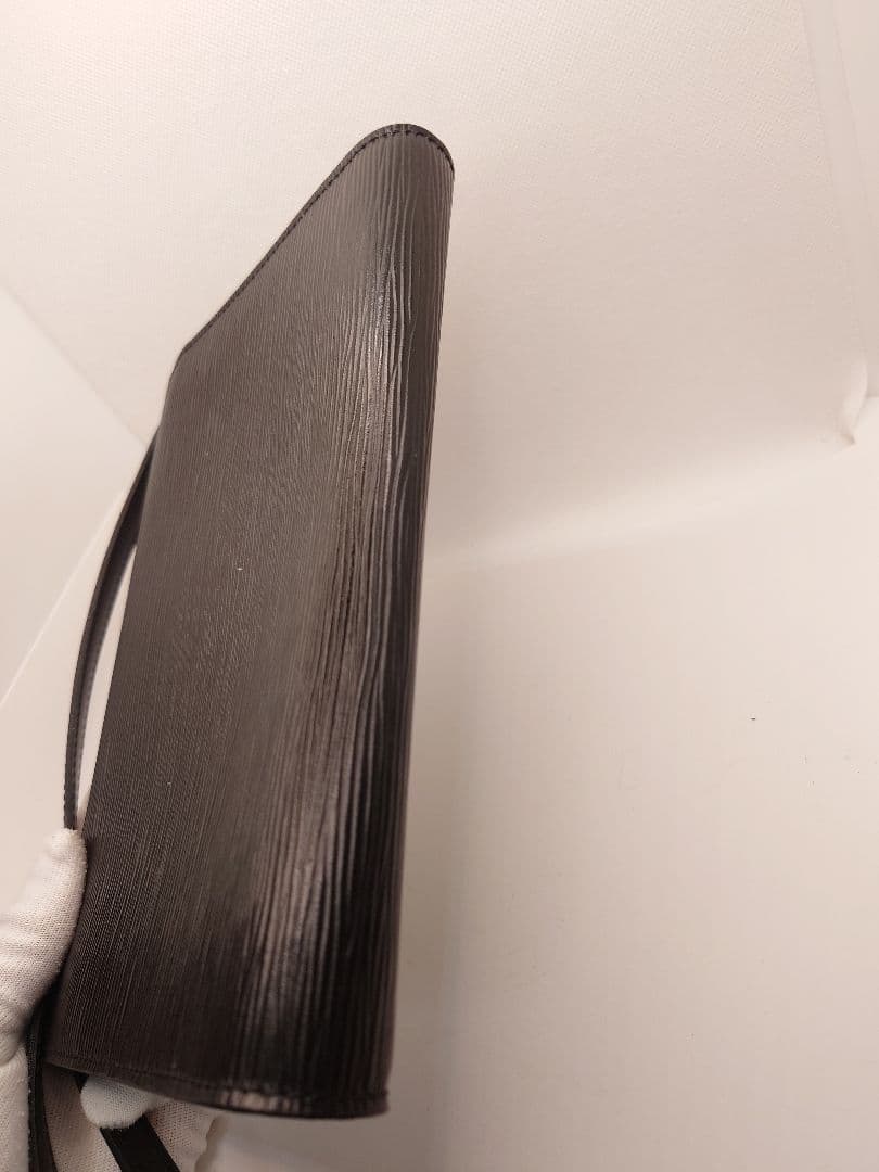 ルイ ヴィトン エピ ポシェット アルシュ ショルダーバッグ M52572