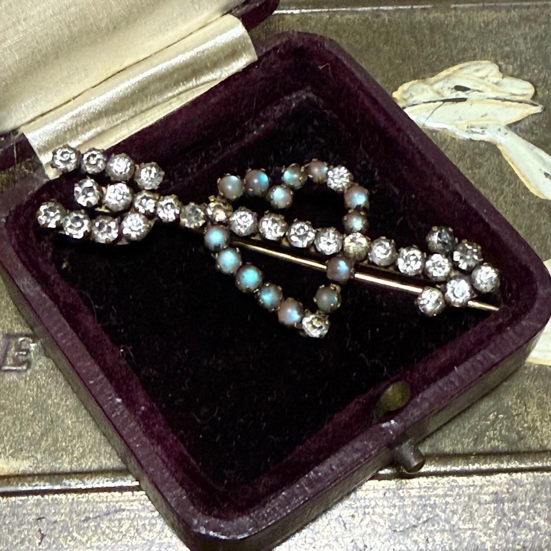 アンティーク　サフィレット&ペースト　キューピッドの矢　ブローチ