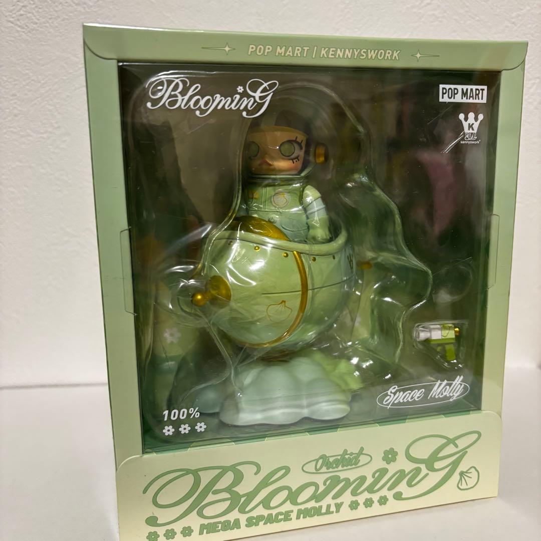 POPMART MEGA SPACE MOLLY 100% Blooming 蘭